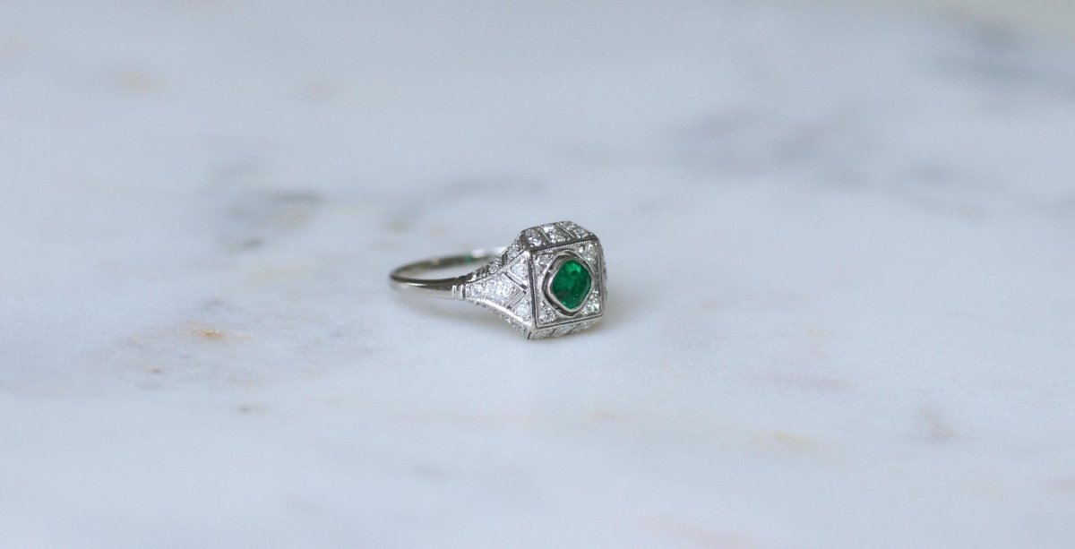 Bague Art Déco Emeraude et Diamants sur Platine - Castafiore