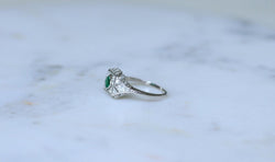 Bague Art Déco Emeraude et Diamants sur Platine - Castafiore