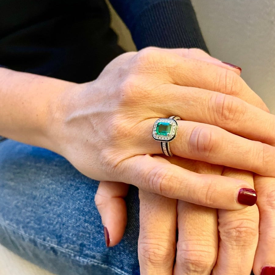 Bague Art déco en or blanc émeraude et diamants - Castafiore