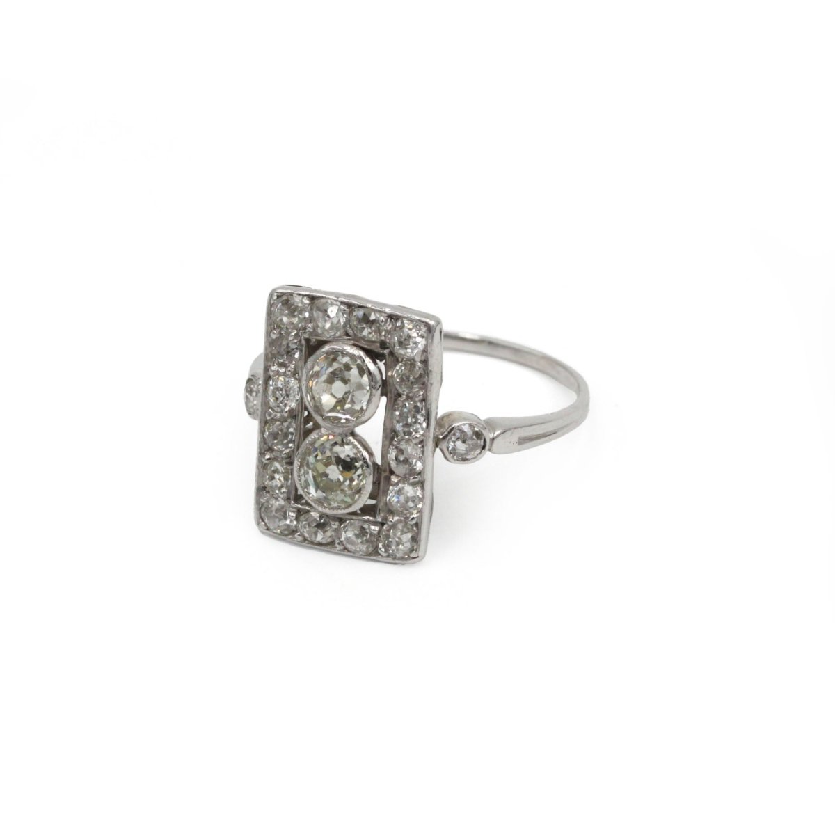 Bague Art Déco en or blanc et diamants - Castafiore