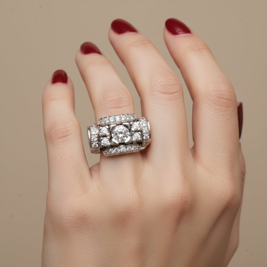 Bague Art Déco en or blanc et Diamants - Castafiore