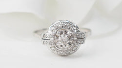 Bague Art Déco en or blanc et diamants - Castafiore