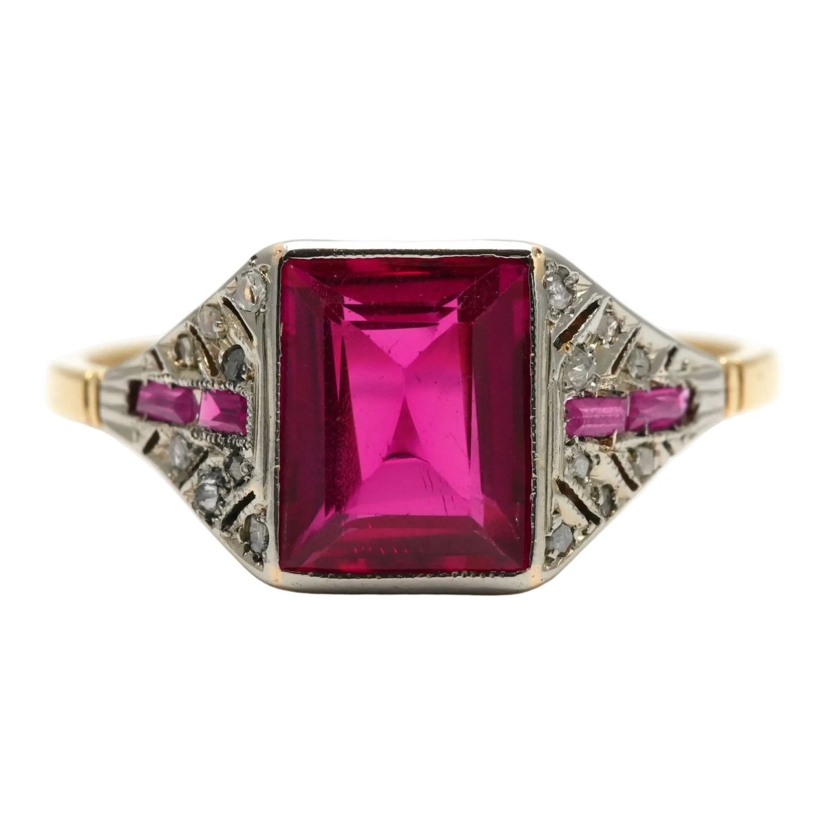 Bague Art Déco en or blanc, or jaune, rubis et diamants - Castafiore