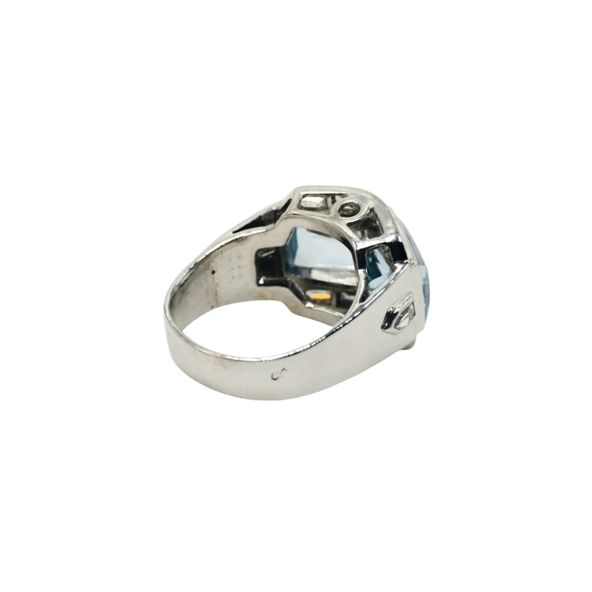 Bague Art Déco en or blanc, platine et aigues - marines - Castafiore