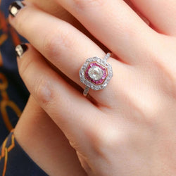 Bague Art - Déco en or, diamants et rubis calibrés - Castafiore