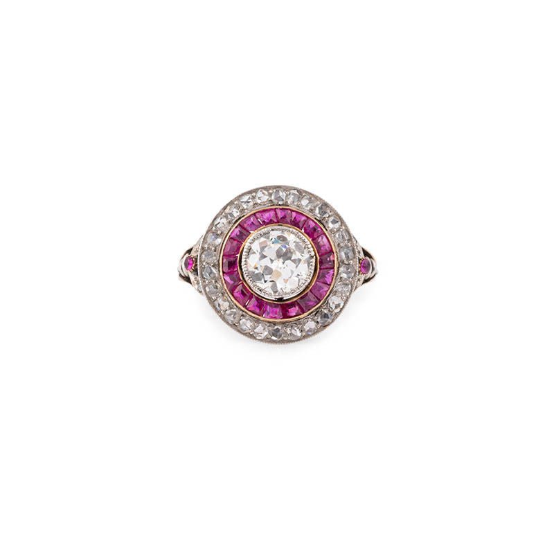 Bague Art Déco en or jaune, rubis et diamants - Castafiore