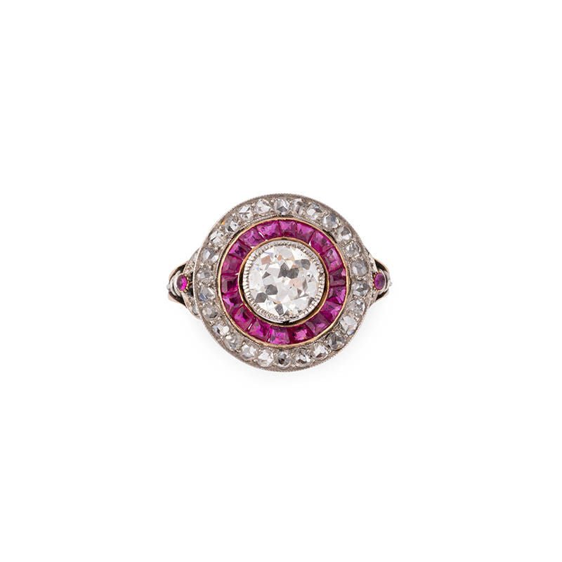 Bague Art Déco en or jaune, rubis et diamants - Castafiore