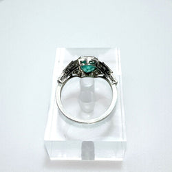 Bague art déco en platine avec onyx, diamants et émeraude - Castafiore