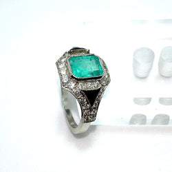 Bague art déco en platine avec onyx, diamants et émeraude - Castafiore