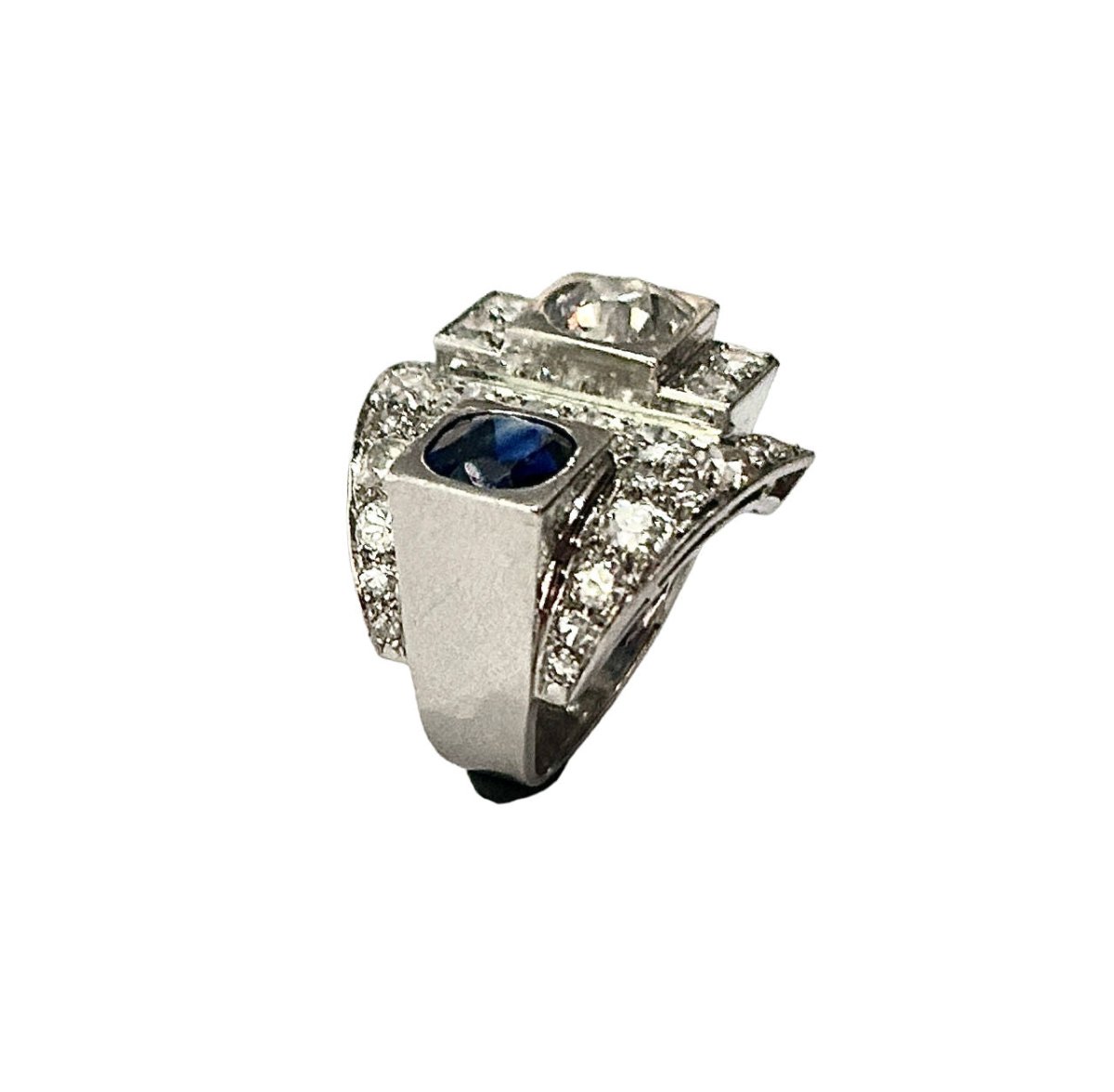 Bague Art Déco en platine, diamants et saphir - Castafiore