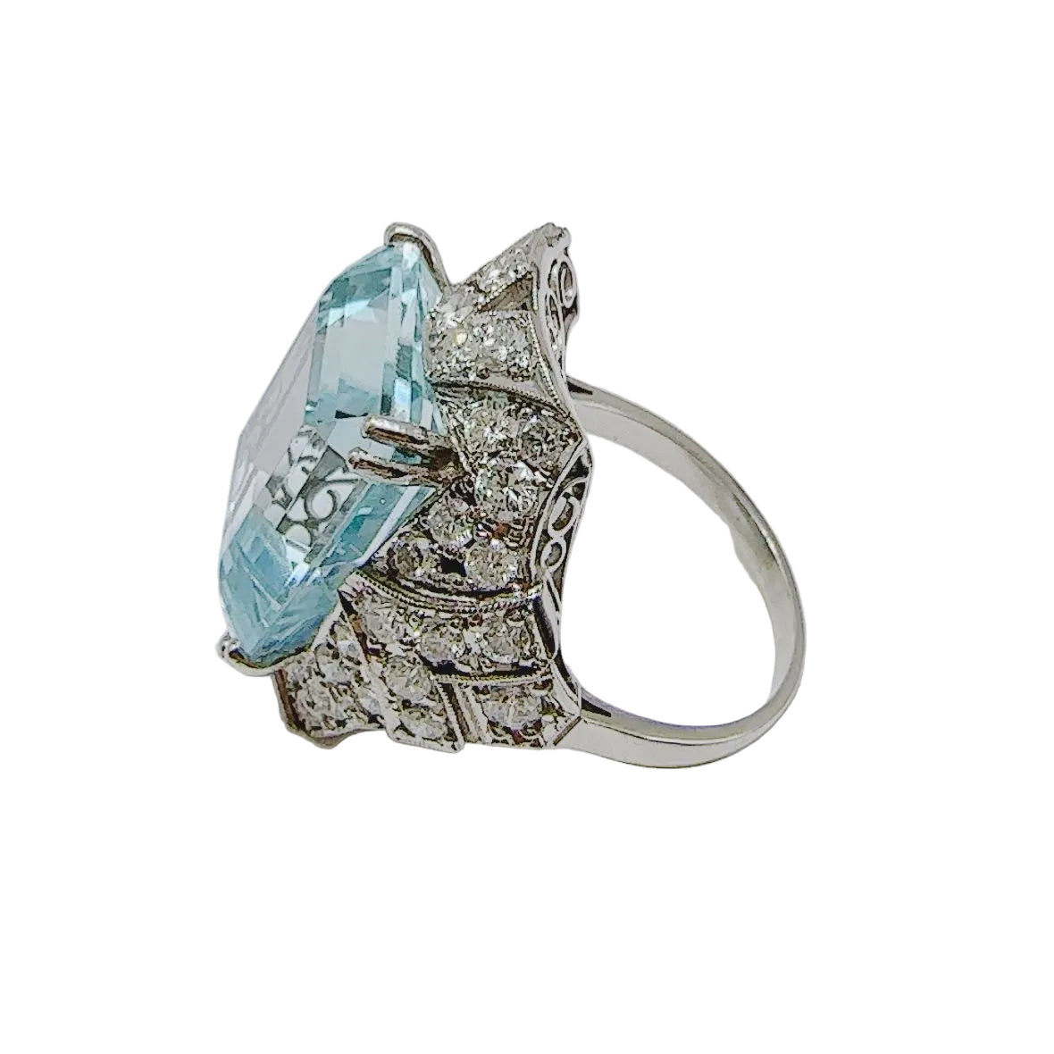 Bague art déco en platine et aigue - marine - Castafiore