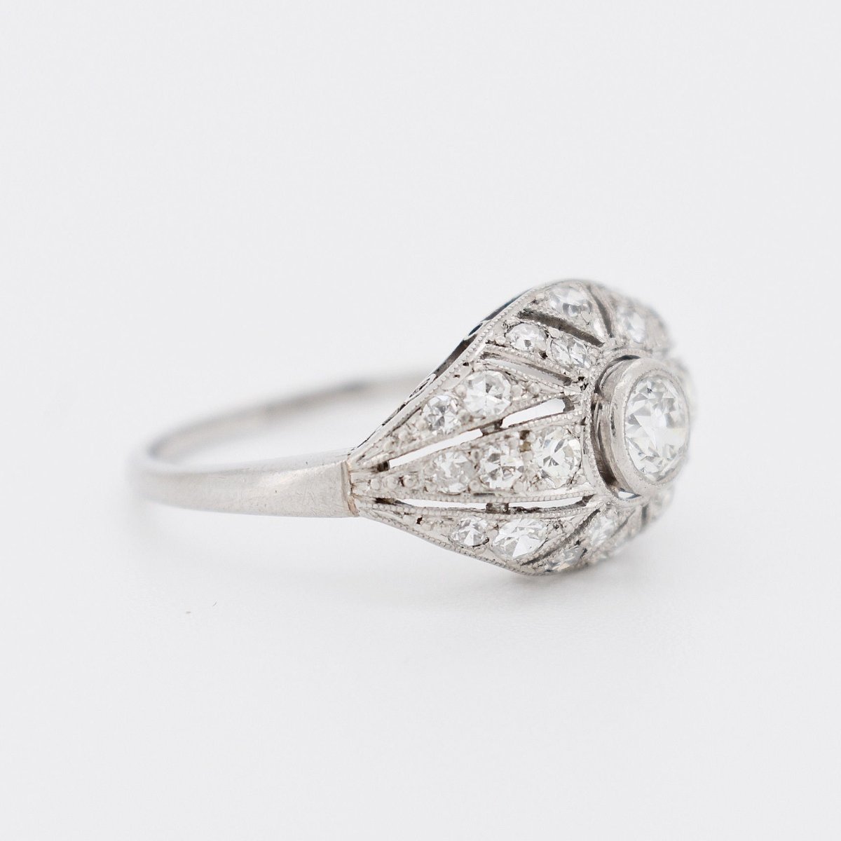 Bague Art Deco en Platine et Diamants - Castafiore