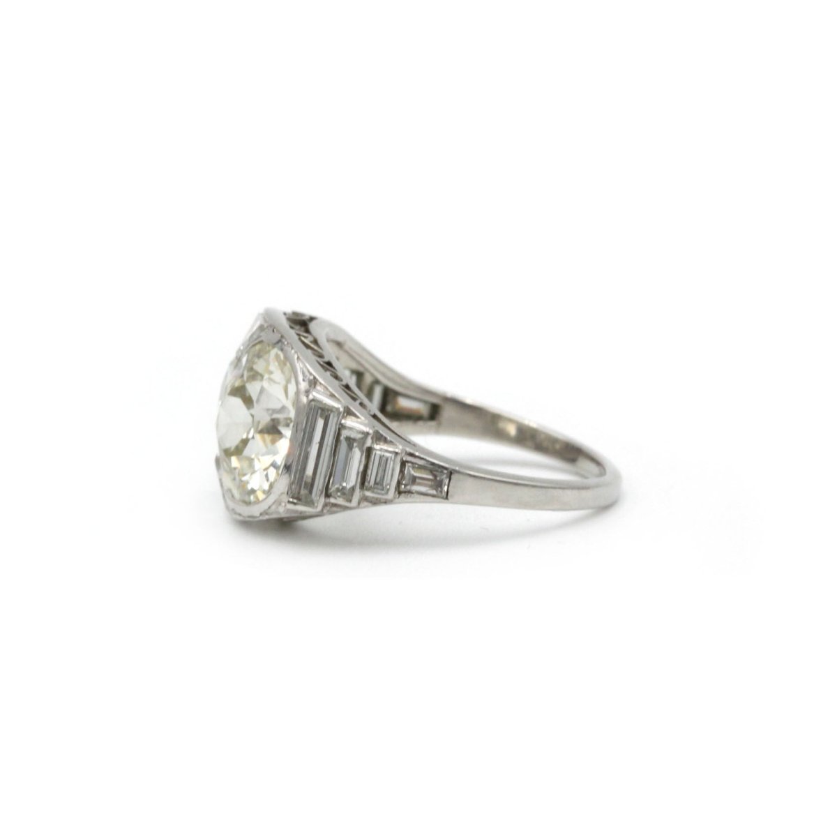 Bague Art - Déco en platine et diamants - Castafiore