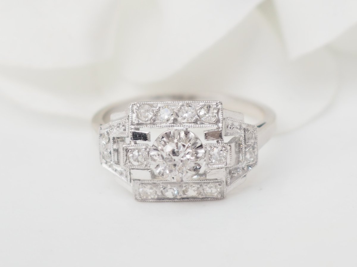 Bague Art Déco en platine et diamants - Castafiore