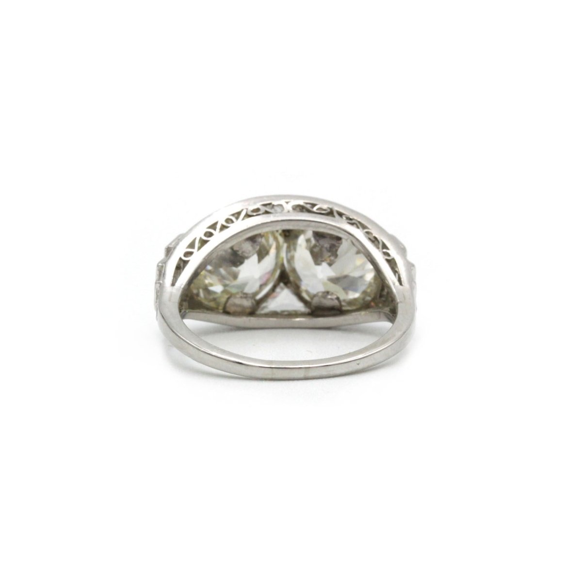 Bague Art - Déco en platine et diamants - Castafiore