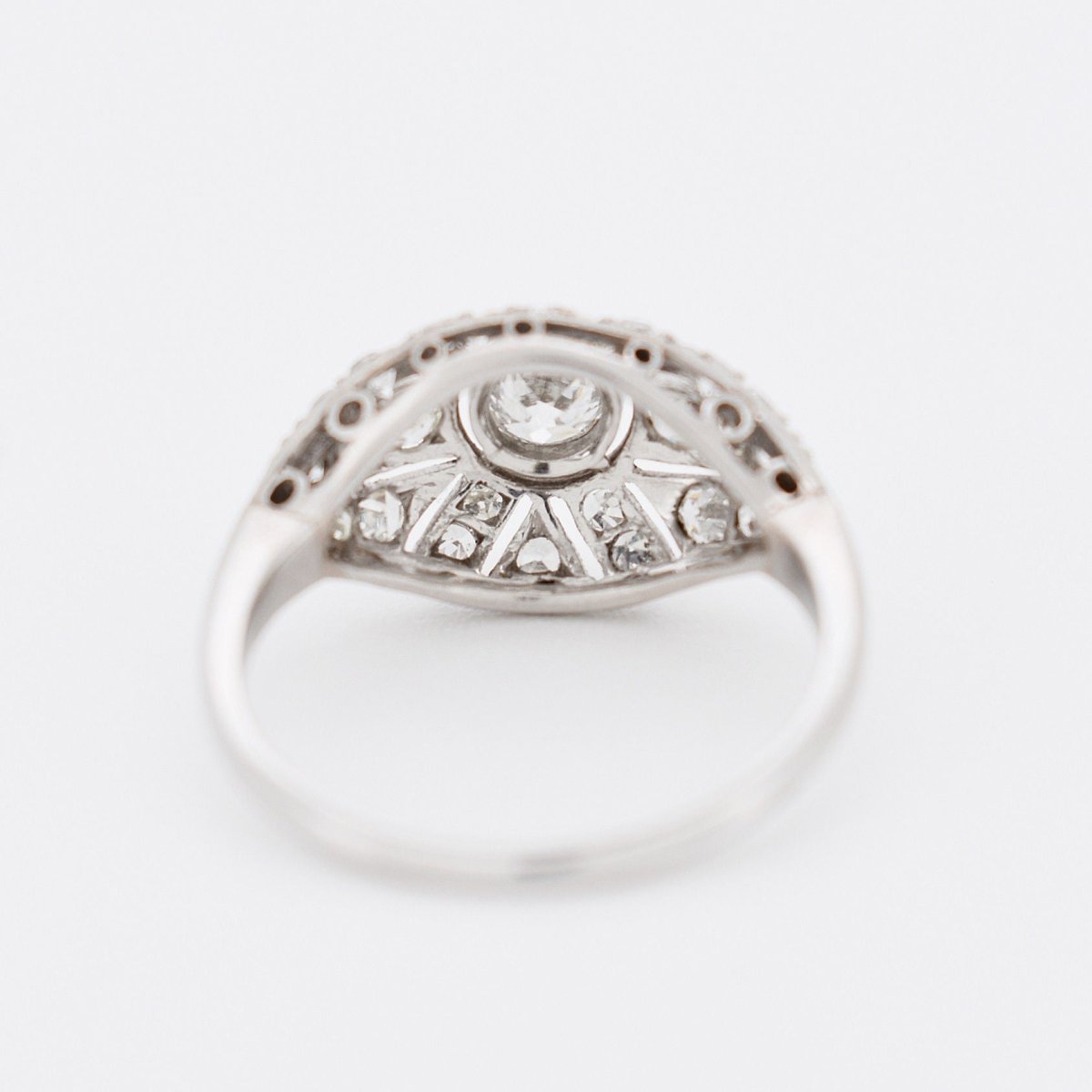 Bague Art Deco en Platine et Diamants - Castafiore