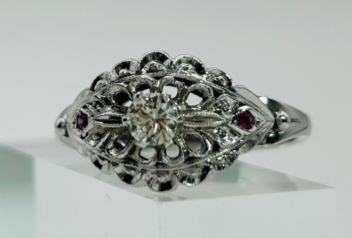 Bague art déco en platine et diamants et rubis - Castafiore