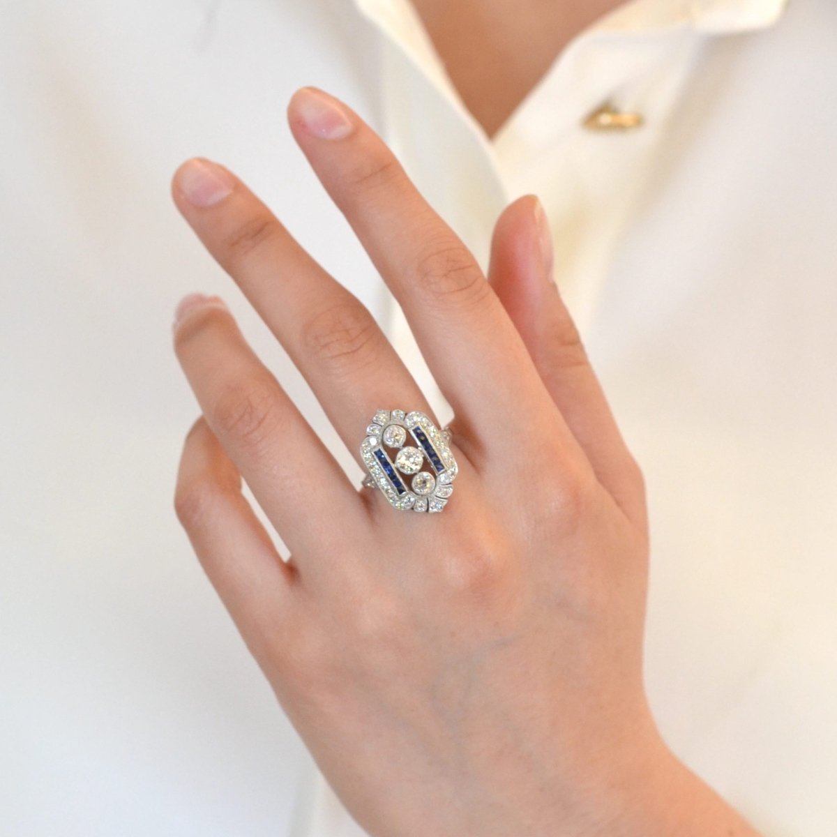 Bague Art déco en platine, saphirs et diamants - Castafiore
