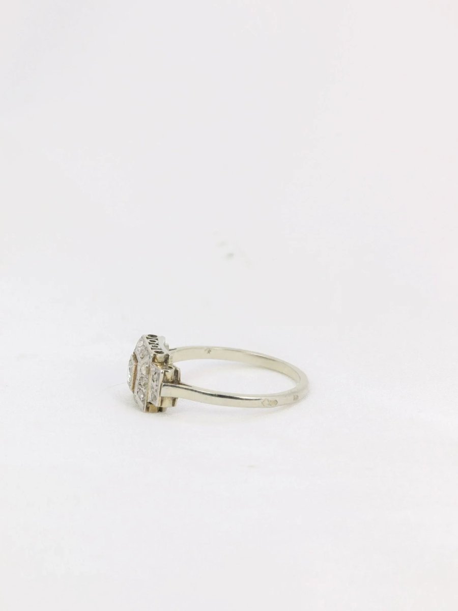 Bague Art Deco gradins or blanc platine diamants 0,15 ct - Castafiore