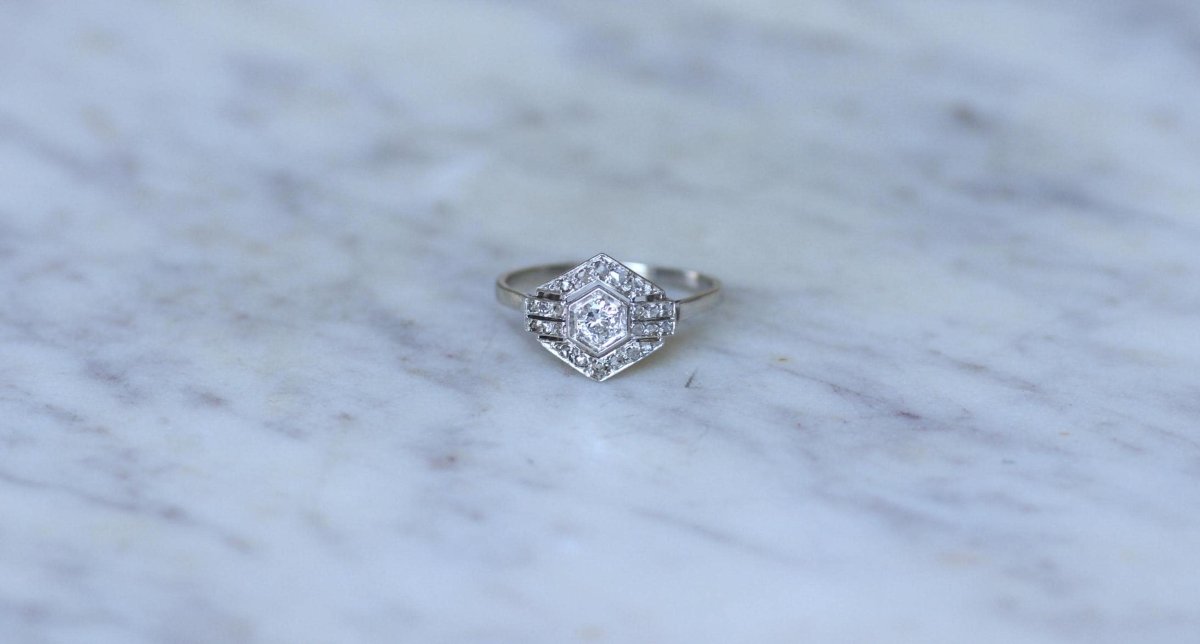 Bague Art Déco Hexagonale Diamants et Platine - Castafiore