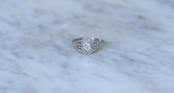 Bague Art Déco Hexagonale Diamants et Platine - Castafiore