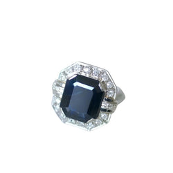 Bague Art Deco hexagonale saphir entourage diamants - Castafiore