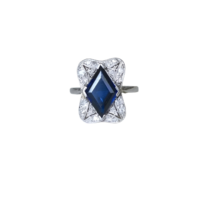 Bague Art Déco Losange Saphir synthétique et diamants - Castafiore