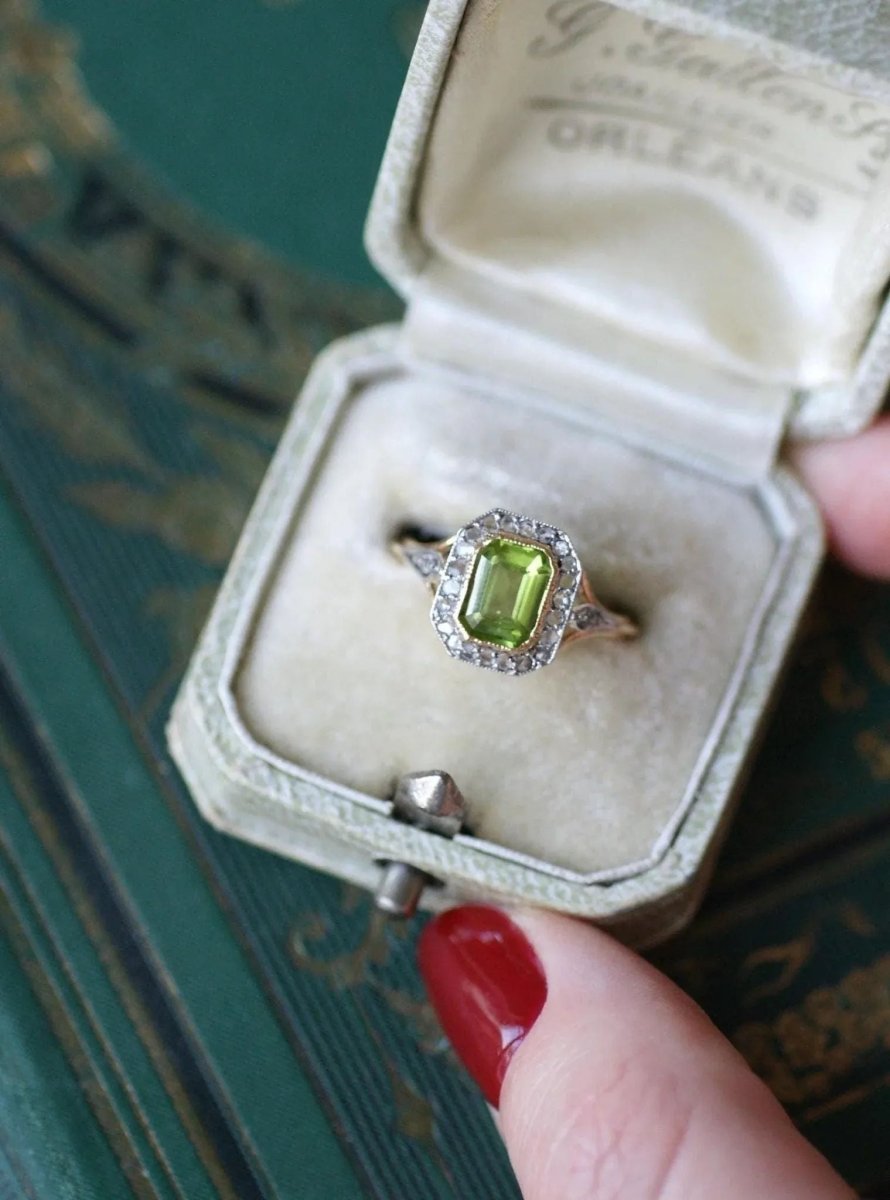 Bague Art Déco Péridot et Diamants - Castafiore