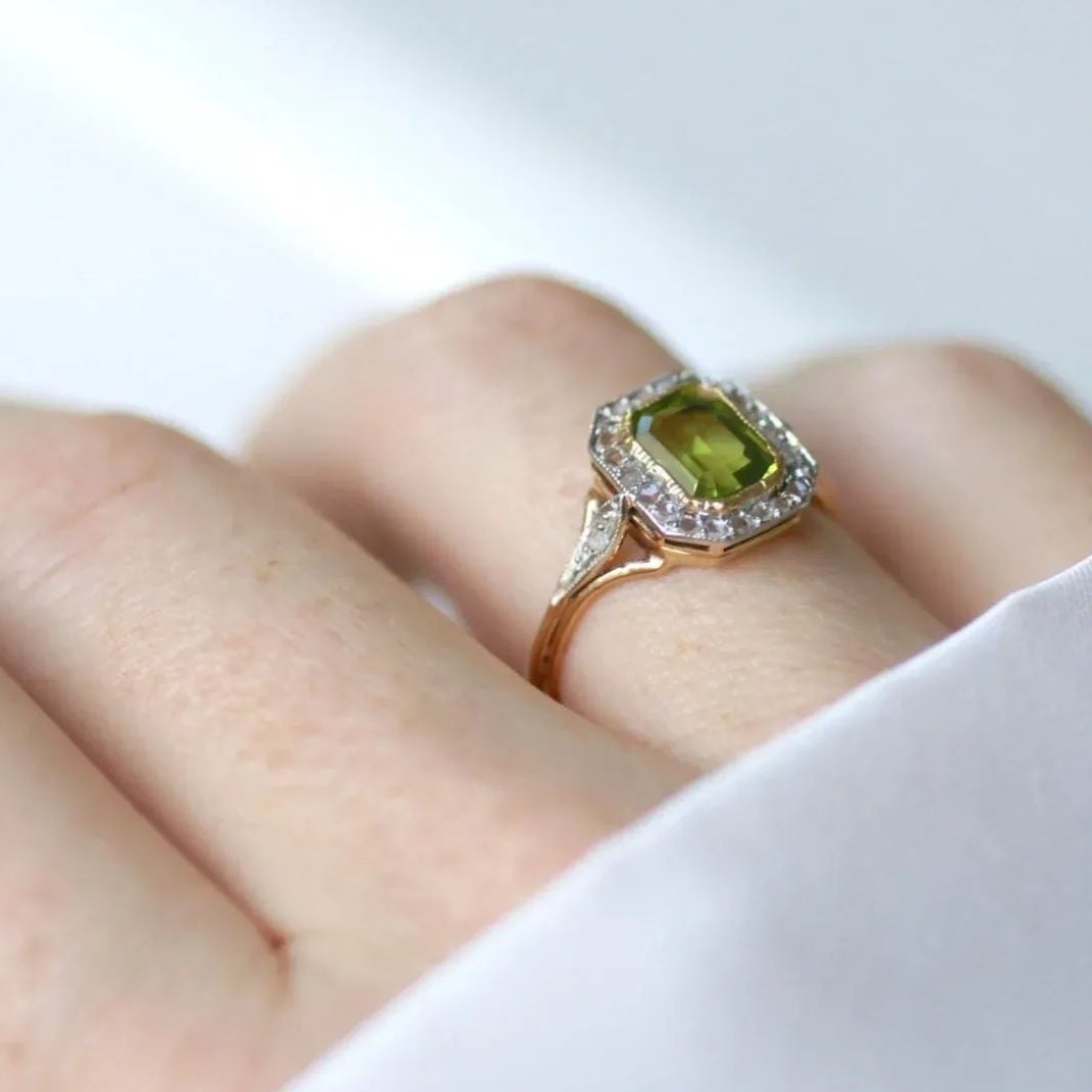 Bague Art Déco Péridot et Diamants - Castafiore