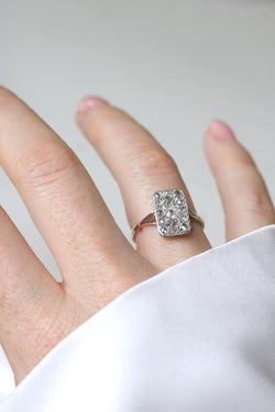 Bague Art Deco Rectangulaire Diamants sur Or Blanc - Castafiore