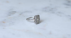 Bague Art Deco Rectangulaire Diamants sur Or Blanc - Castafiore