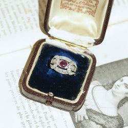 Bague Art Déco Rubis et Diamants sur Platine - Castafiore