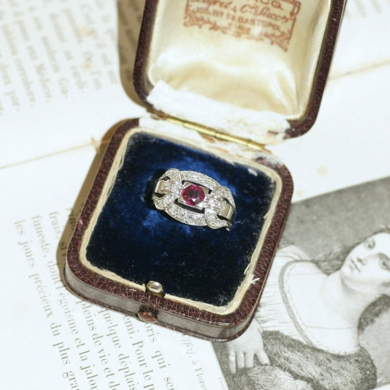 Bague Art Déco Rubis et Diamants sur Platine - Castafiore