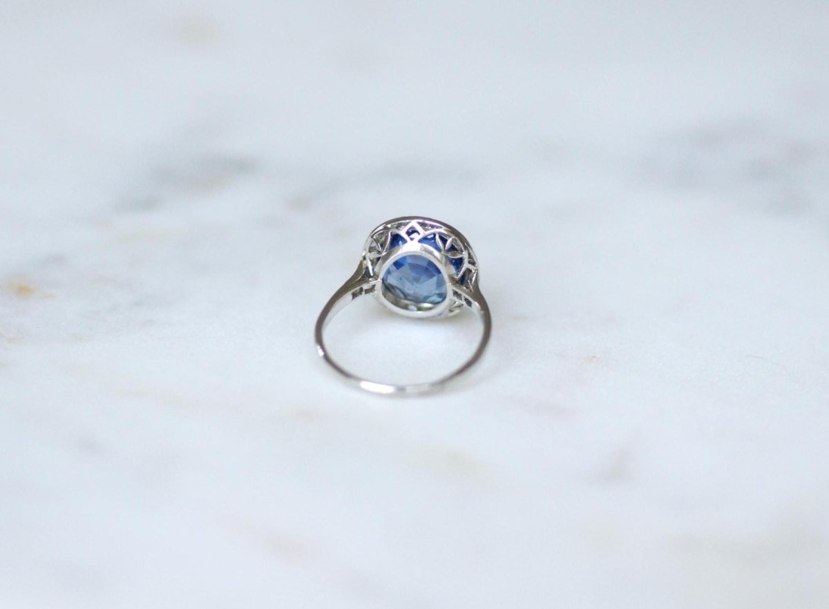 Bague Art Déco Saphir de Ceylan Non Chauffé 4,40 Cts et Diamants - Castafiore
