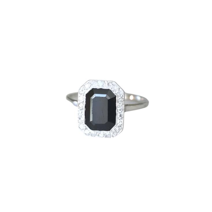 Bague Art Deco Saphir entourage Diamants - Castafiore