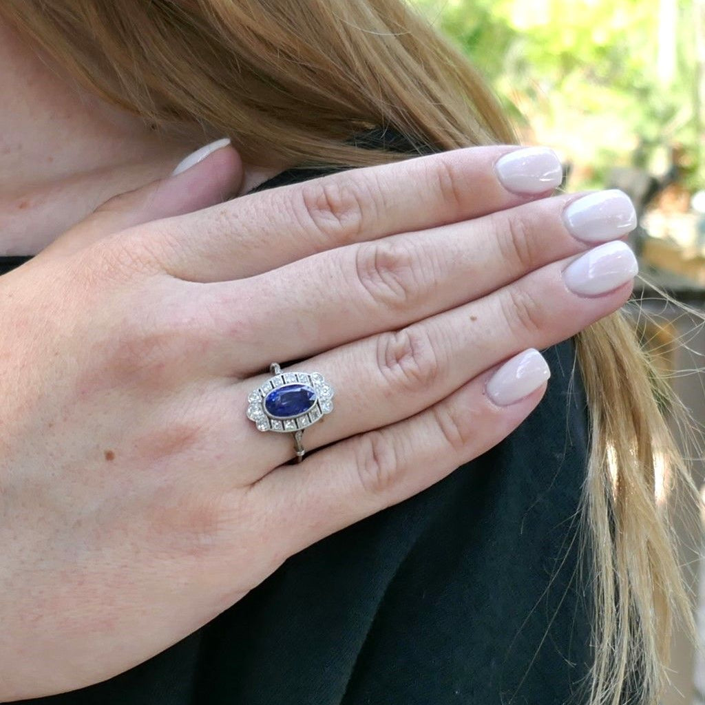 Bague Art Déco Saphir Naturel Non Chauffé Et Diamants, Certificat. - Castafiore