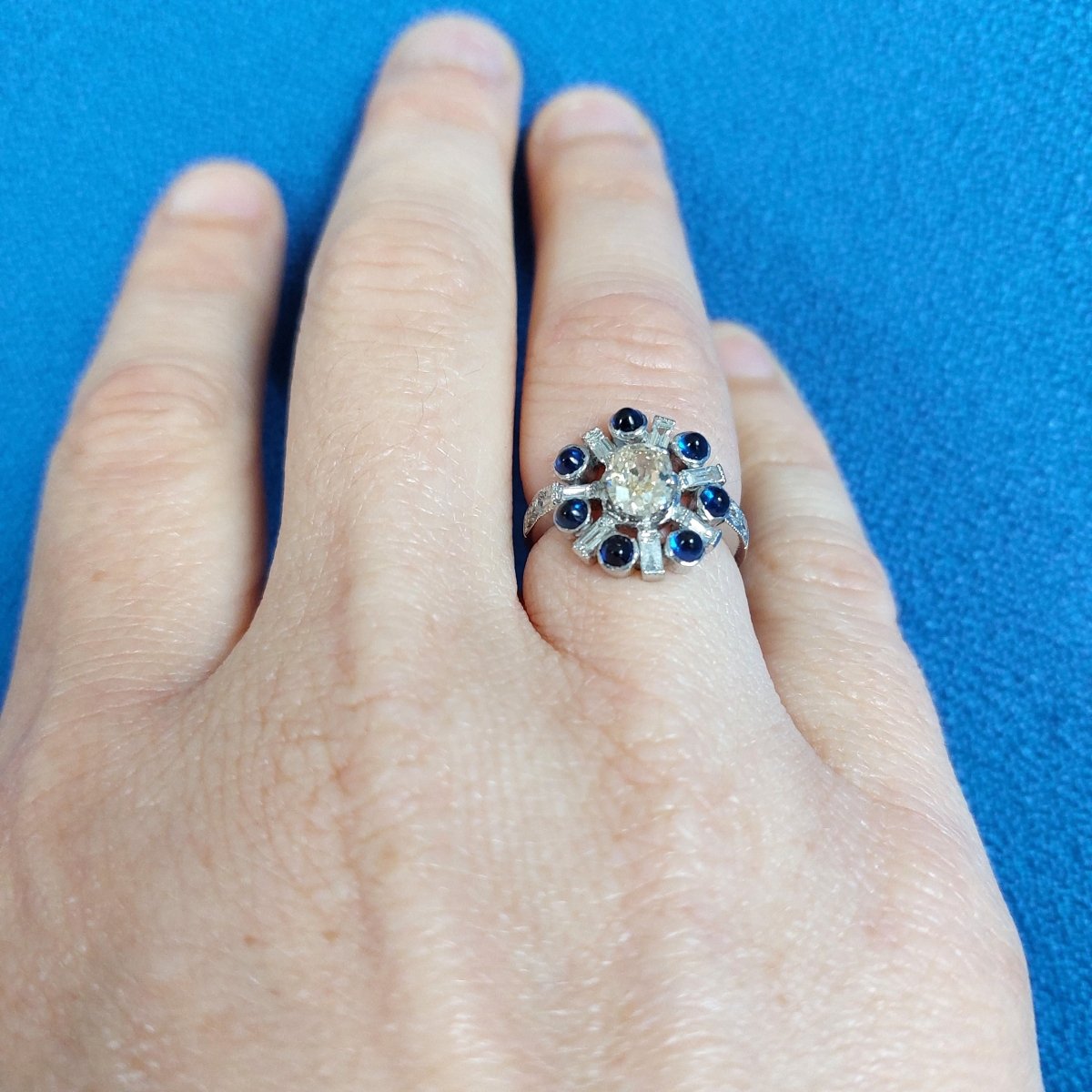 BAGUE ART DECO « STELLA », DIAMANTS ET SAPHIRS - Castafiore