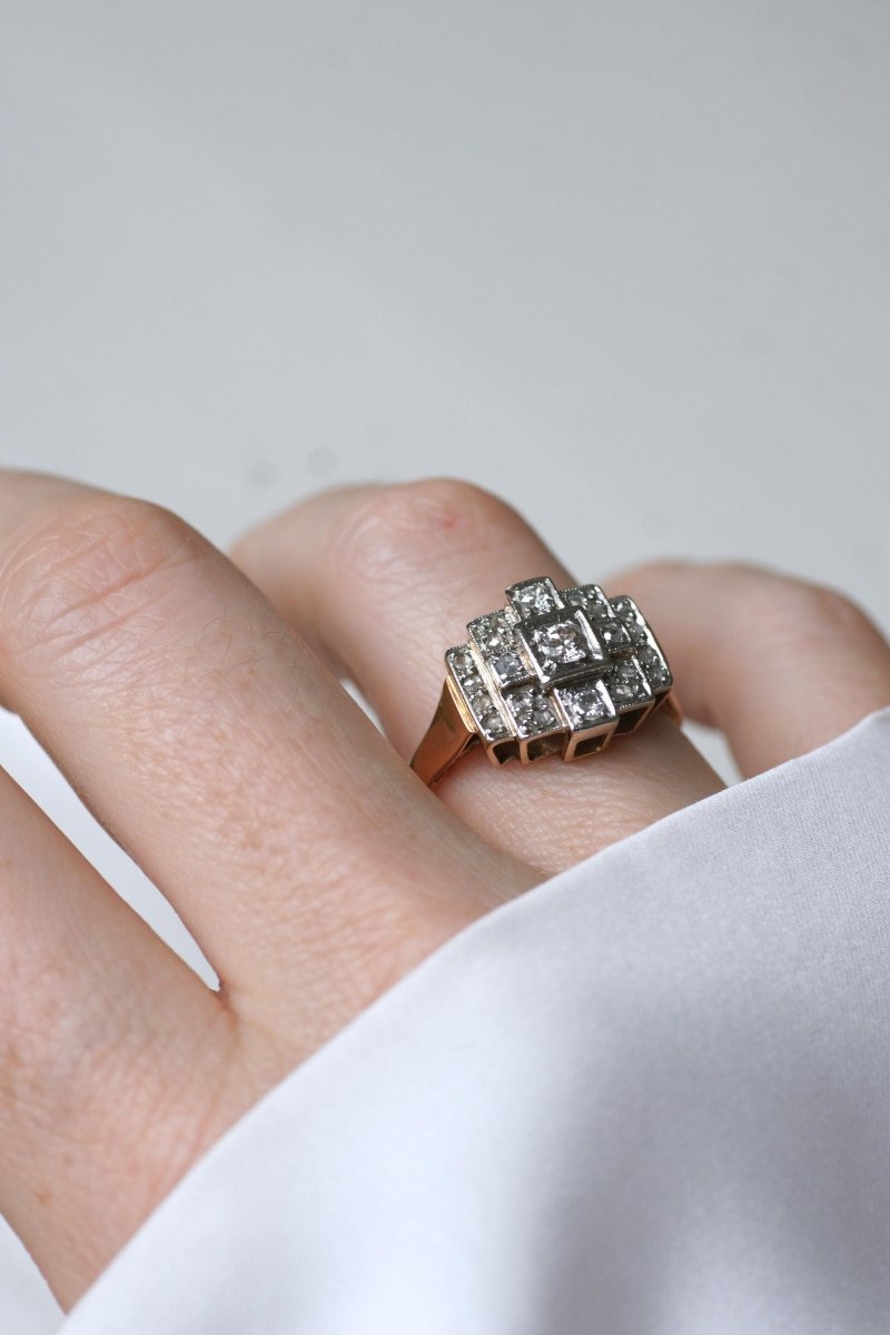 Bague Art Déco Tank Escalier Diamants - Castafiore