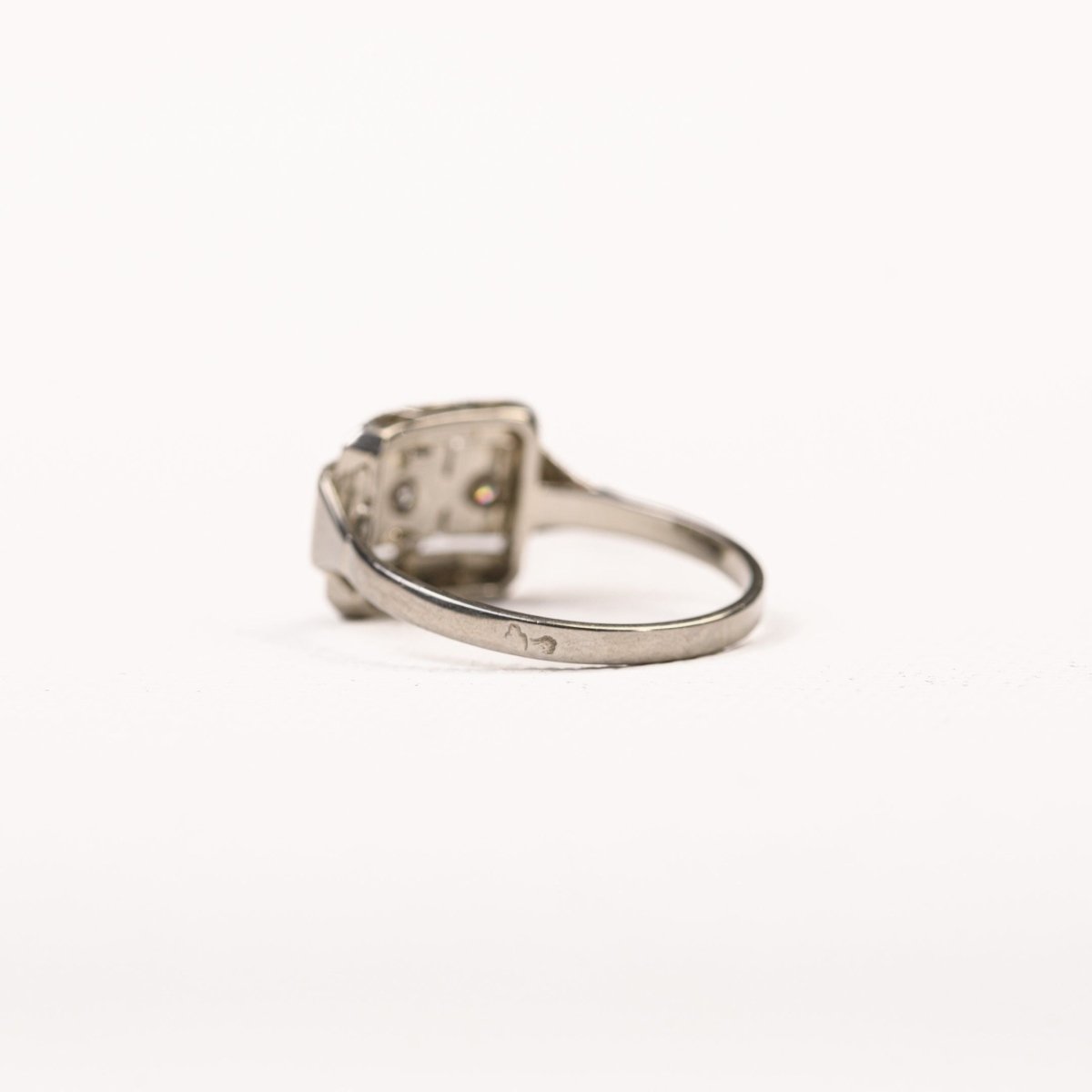 Bague Art Déco trilogie diamants or et platine - Castafiore