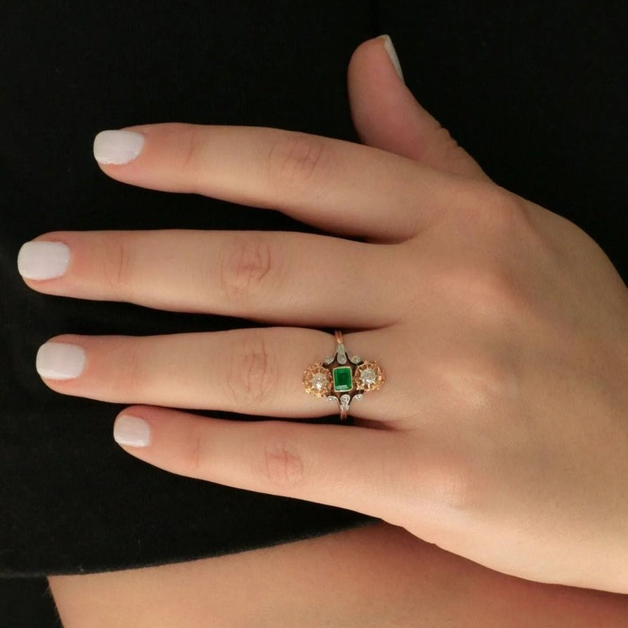 Bague Art Nouveau émeraude diamants - Castafiore