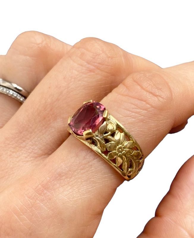 Bague Art Nouveau, en or jaune 18k sertie d’une tourmaline rose - Castafiore