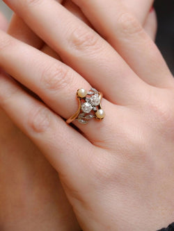 Bague Art Nouveau or diamants taille ancienne perles crème - Castafiore