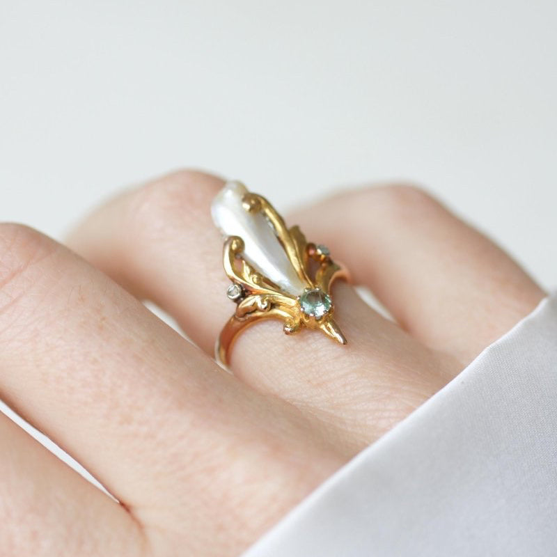 Bague Art Nouveau Perle Fine Baroque Emeraude et Diamants - Castafiore