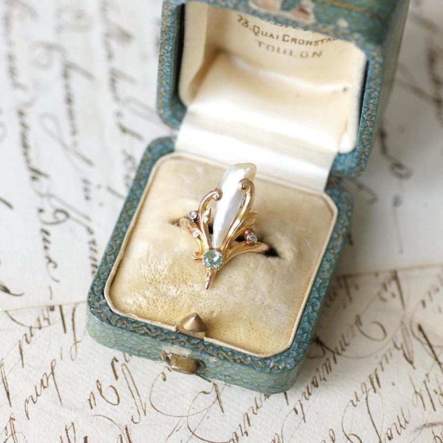 Bague Art Nouveau Perle Fine Baroque Emeraude et Diamants - Castafiore