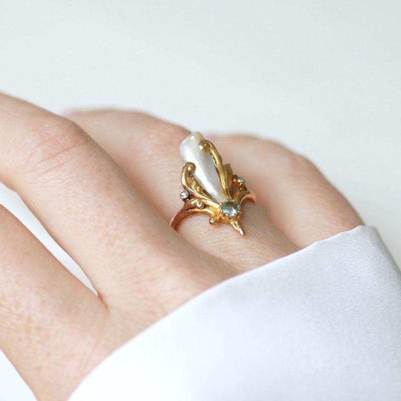 Bague Art Nouveau Perle Fine Baroque Emeraude et Diamants - Castafiore