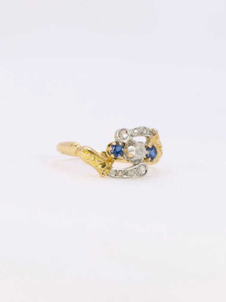 Bague Art Nouveau trilogie or jaune saphir diamants - Castafiore