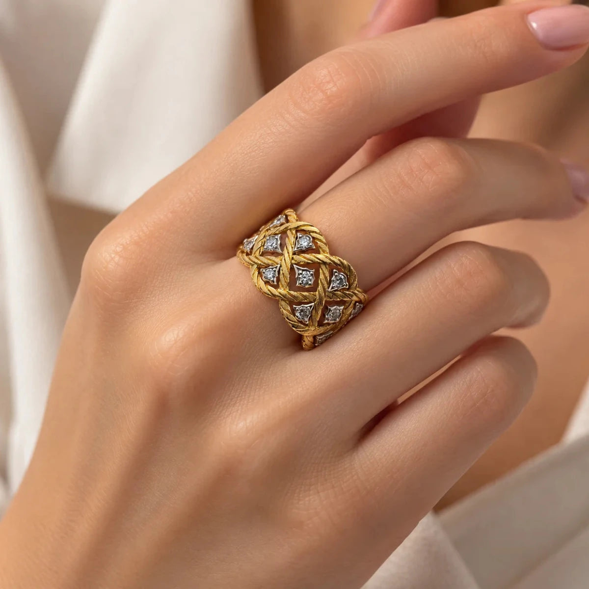 Bague Bandeau BUCCELLATI "Éternelle Étoilée" en or blanc, or jaune et diamants - Castafiore
