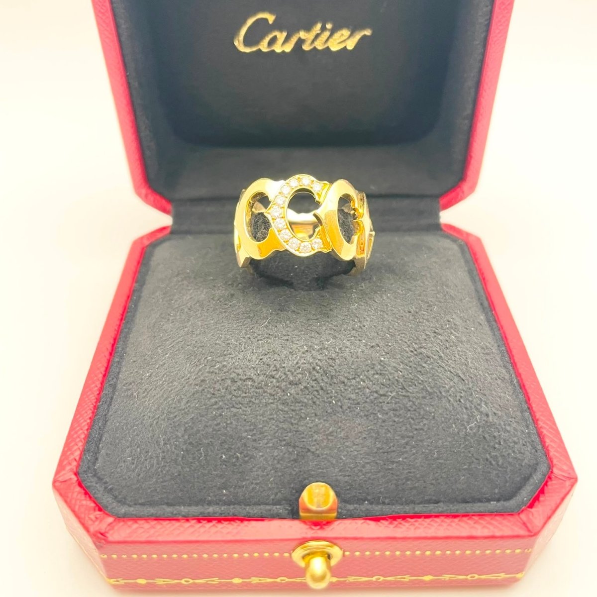 Bague Bandeau CARTIER en or jaune et diamants - Castafiore