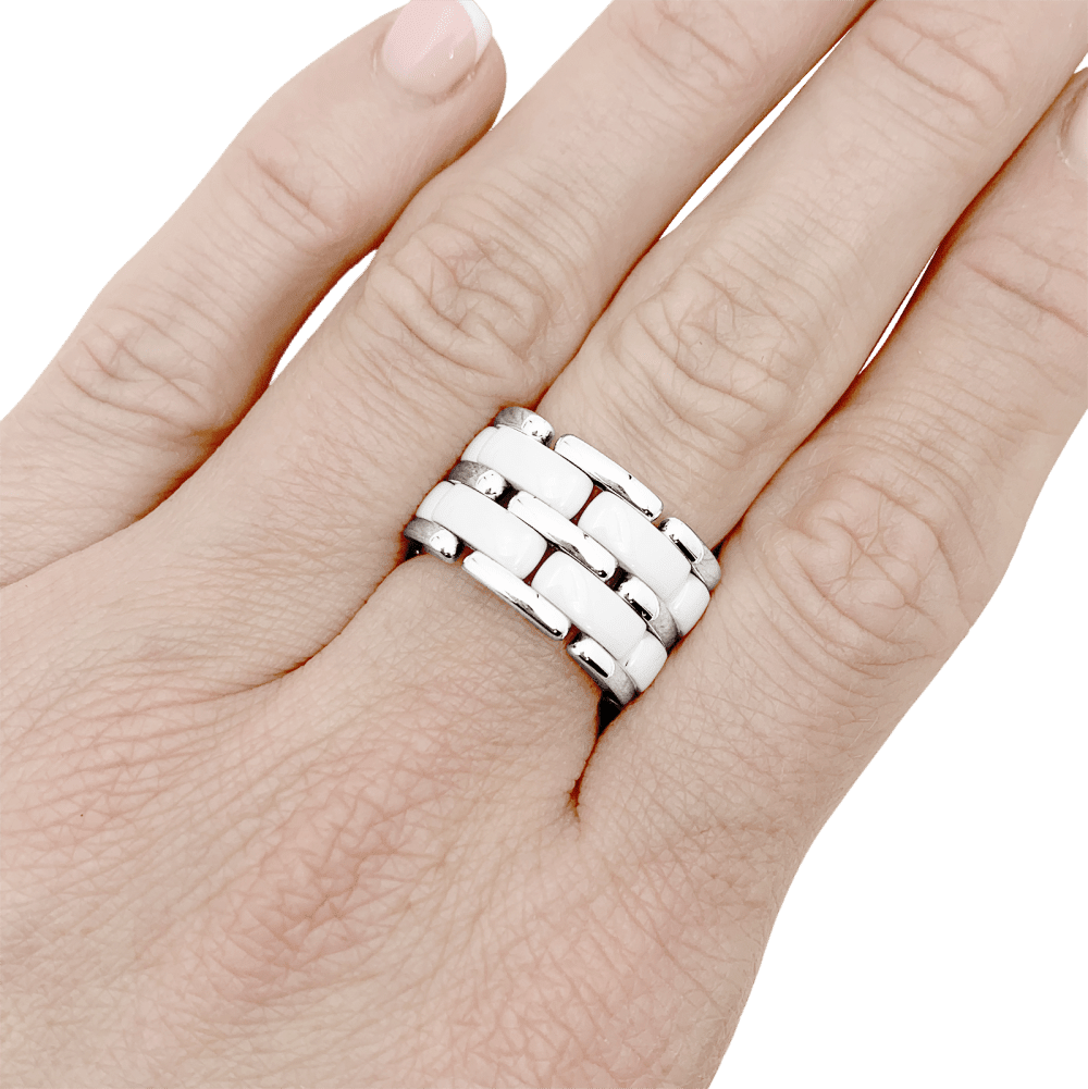 Ring Chanel "Ultra", ceramic white and white gold.