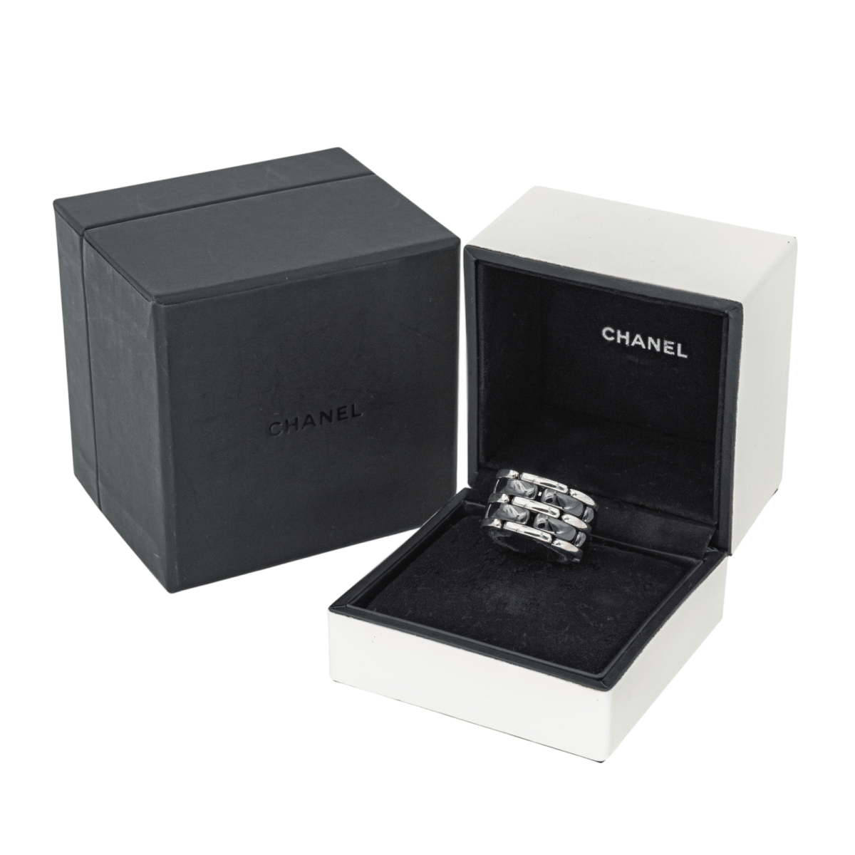 Bague Bandeau CHANEL "Ultra" en or blanc et céramique - Castafiore